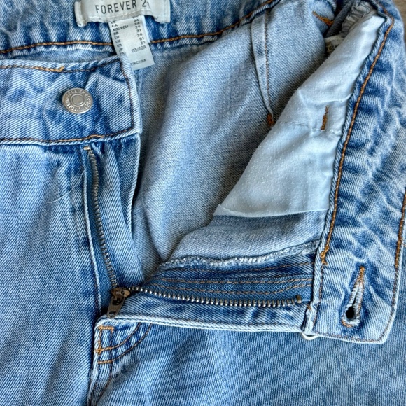 Forever 21 Utility Cargo Jeans with Belt Light Wash Denim Size 24 - Picture 5 of 16